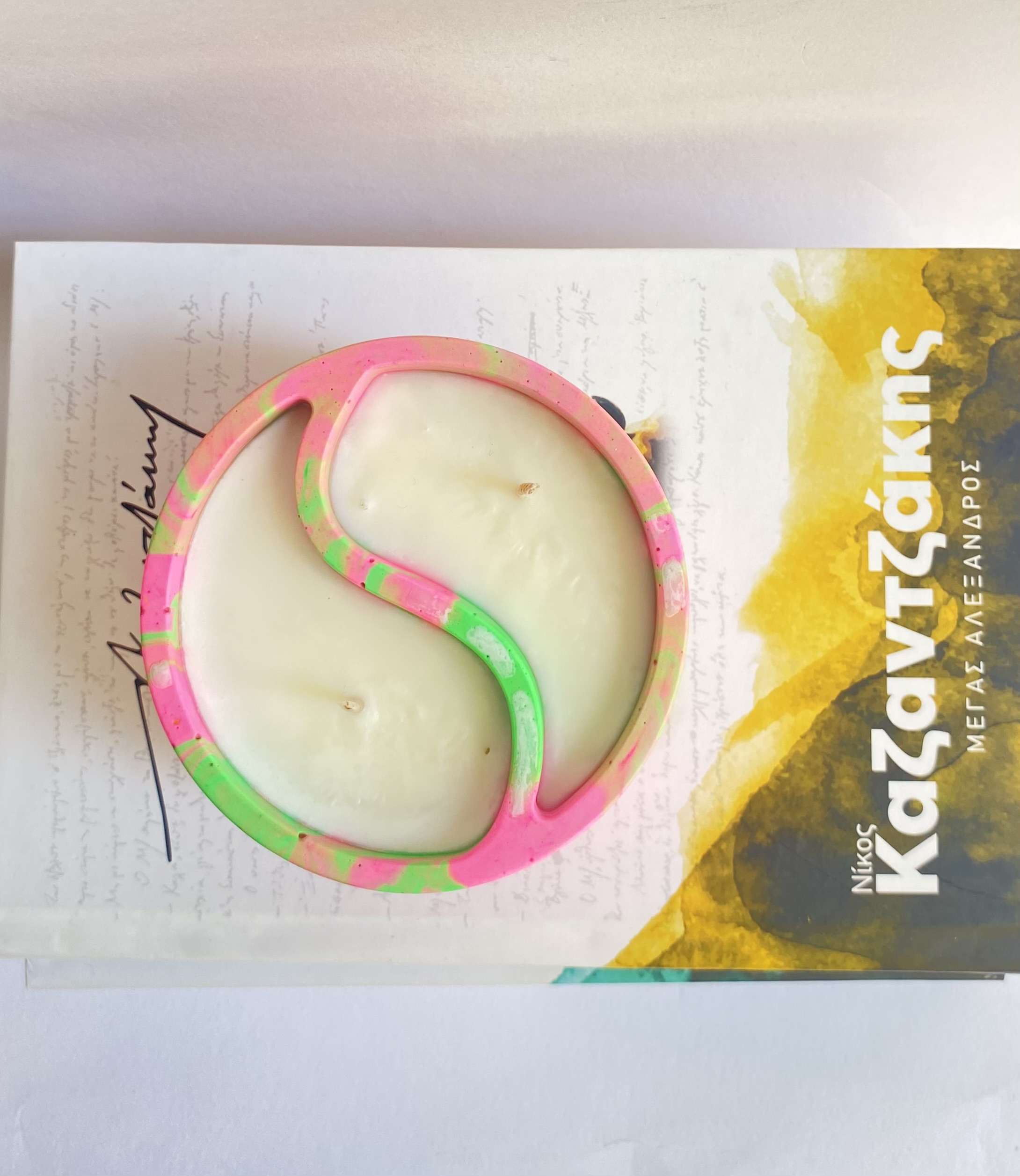 Neon αρωματικό Κερί Σόγιας Yin Yang | Coconut - Image 2